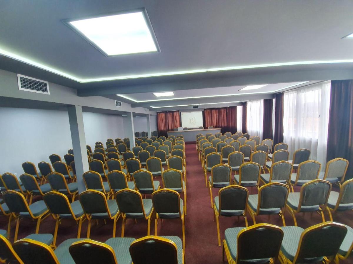 International Palace Veles Exterior photo